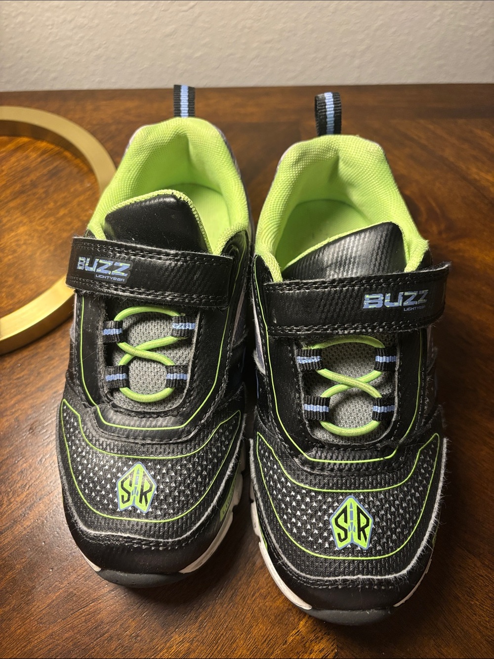 Disney Pixar Kids Black & Lime sneakers with lights buzz light year, size 12